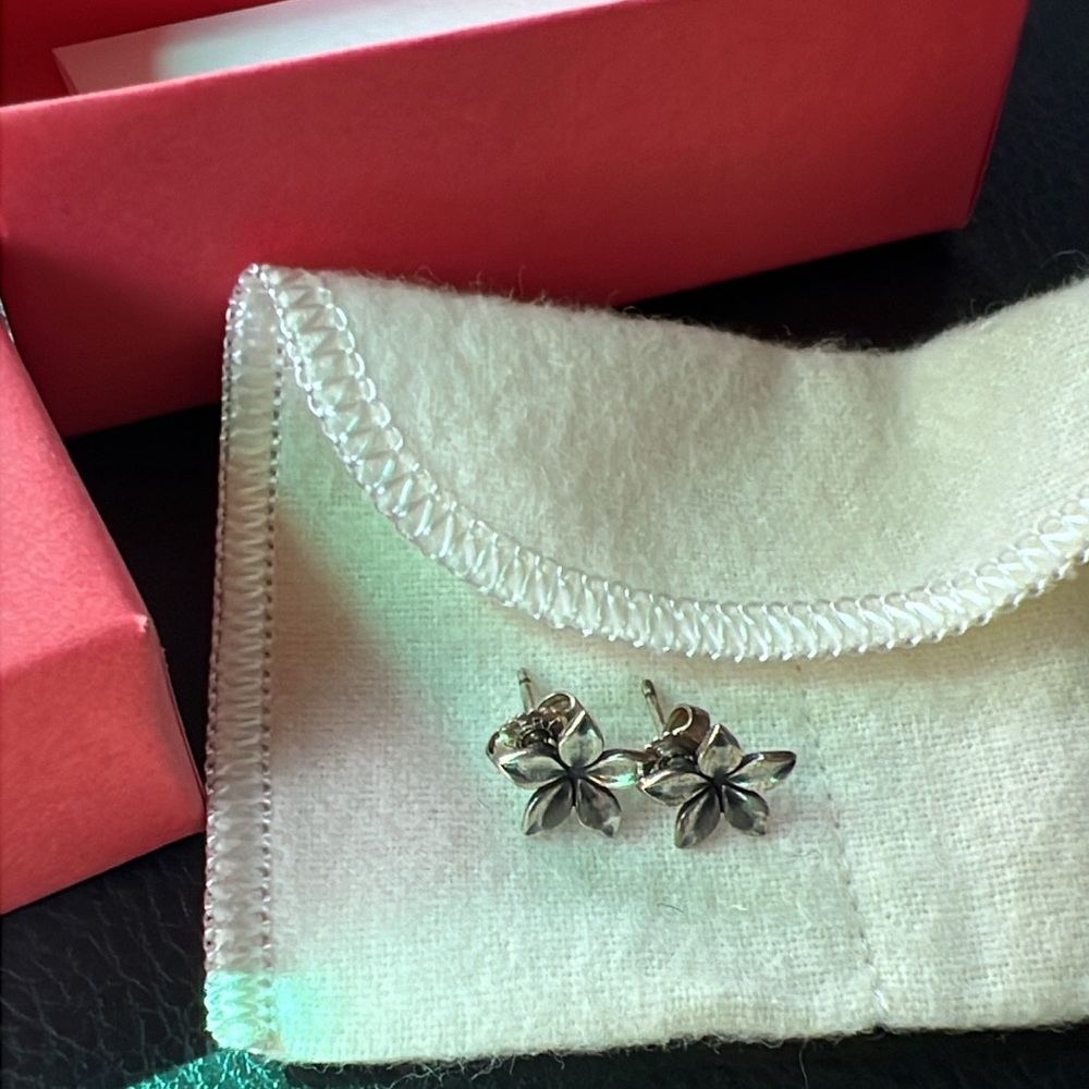James Avery retired flower earrings